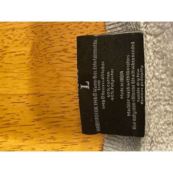 Harry Potter Embroidered Sweatshirt Griffindor Loose Fit Pullover Women’s L 16 - Picture 9 of 13